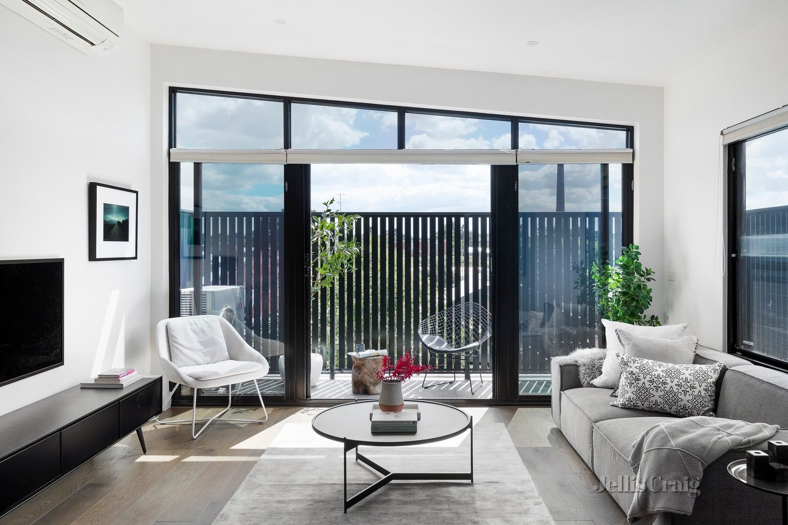 2 bedrooms Apartment / Unit / Flat in 6/92 Easey Street COLLINGWOOD VIC, 3066