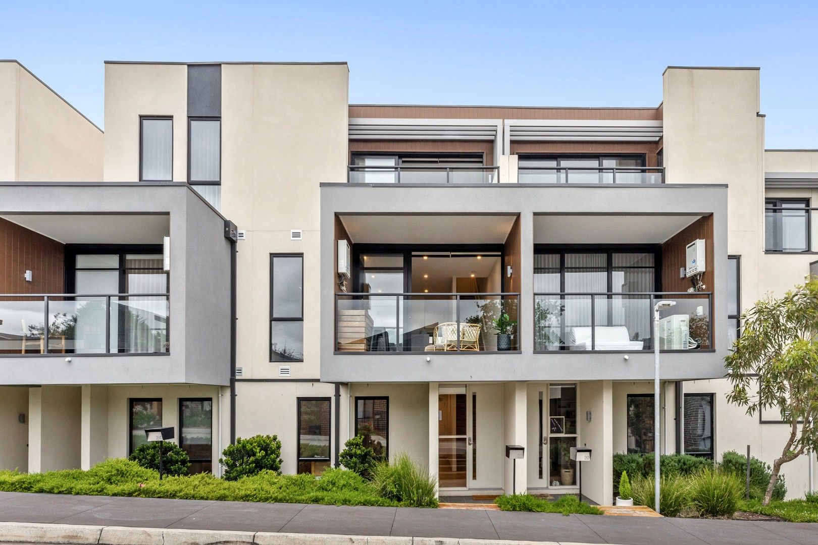 3 bedrooms House in 22 Skyline Place HEATHMONT VIC, 3135