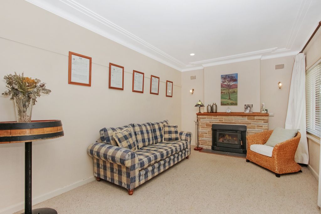 16B Carrington Street, Crookwell NSW 2583, Image 2