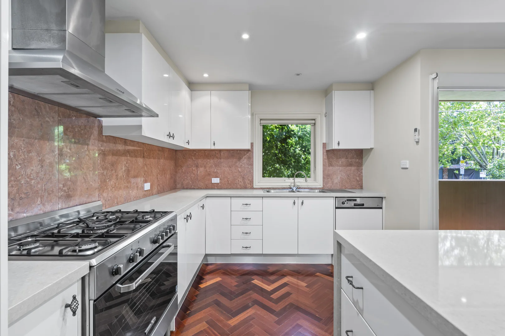 Additional image 2 of 3/220 Barkers Road, Hawthorn VIC 3122