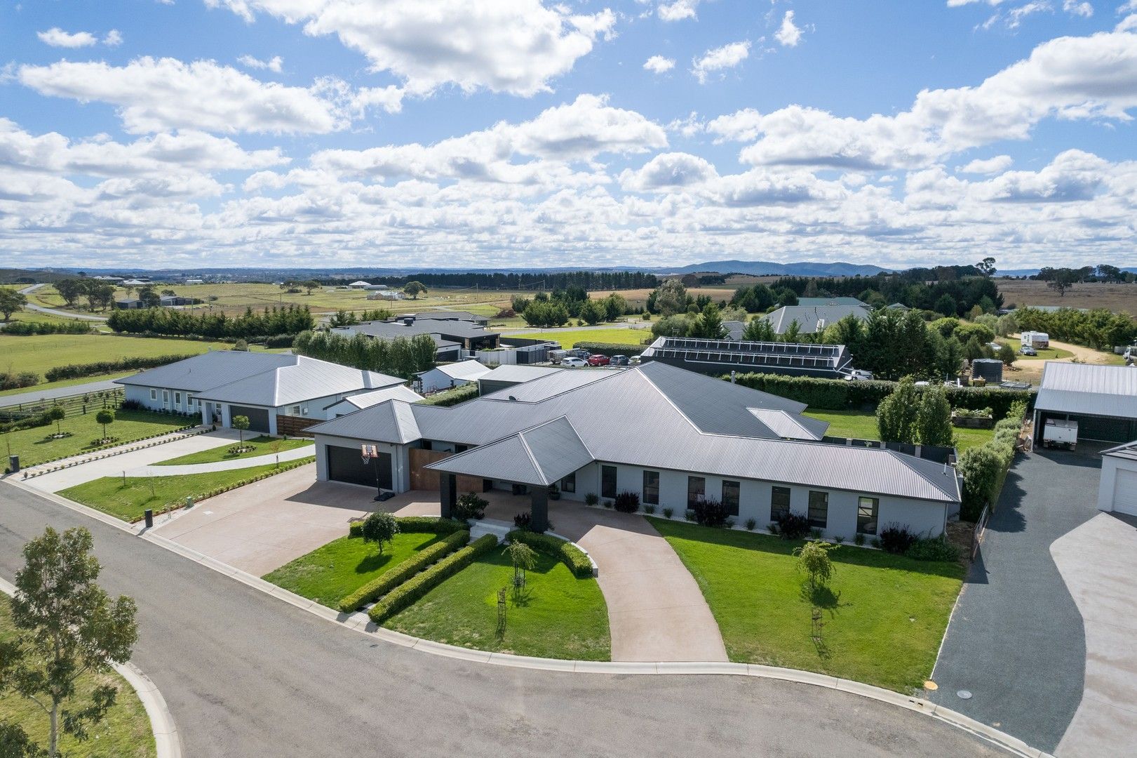 5 bedrooms House in 3 Little Close GOULBURN NSW, 2580