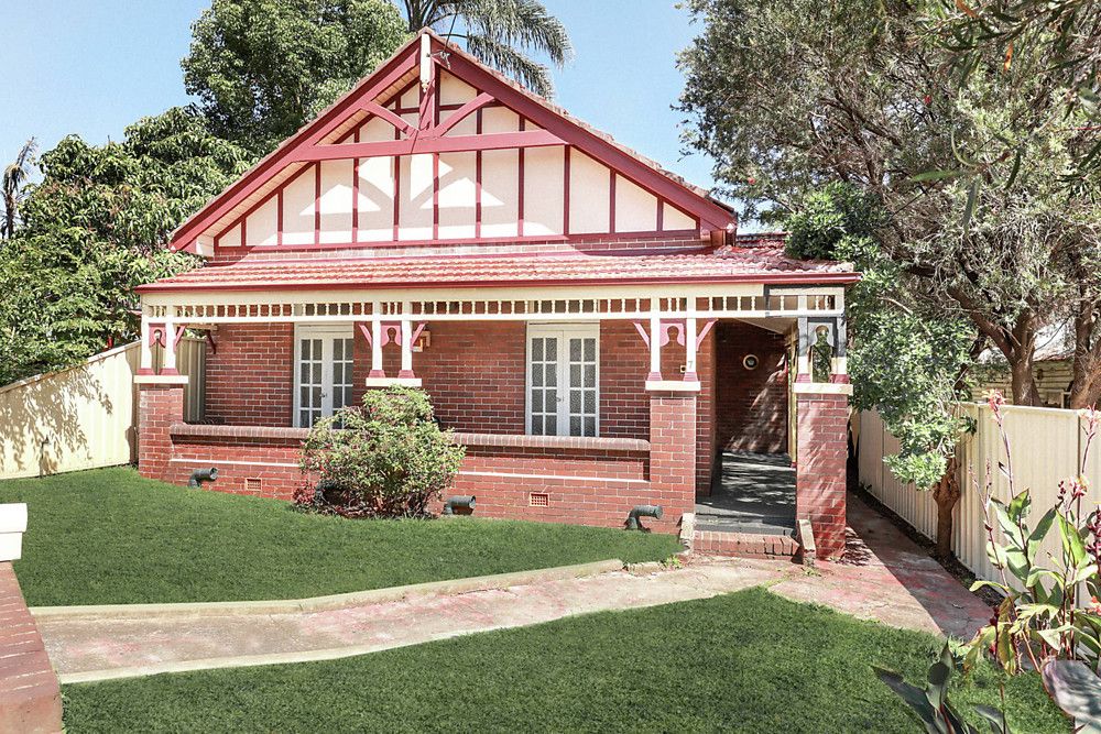 4 bedrooms House in 7 Forest Road ARNCLIFFE NSW, 2205