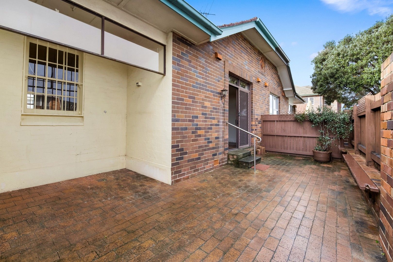 2 bedrooms Apartment / Unit / Flat in 1/18 Hastings Parade NORTH BONDI NSW, 2026