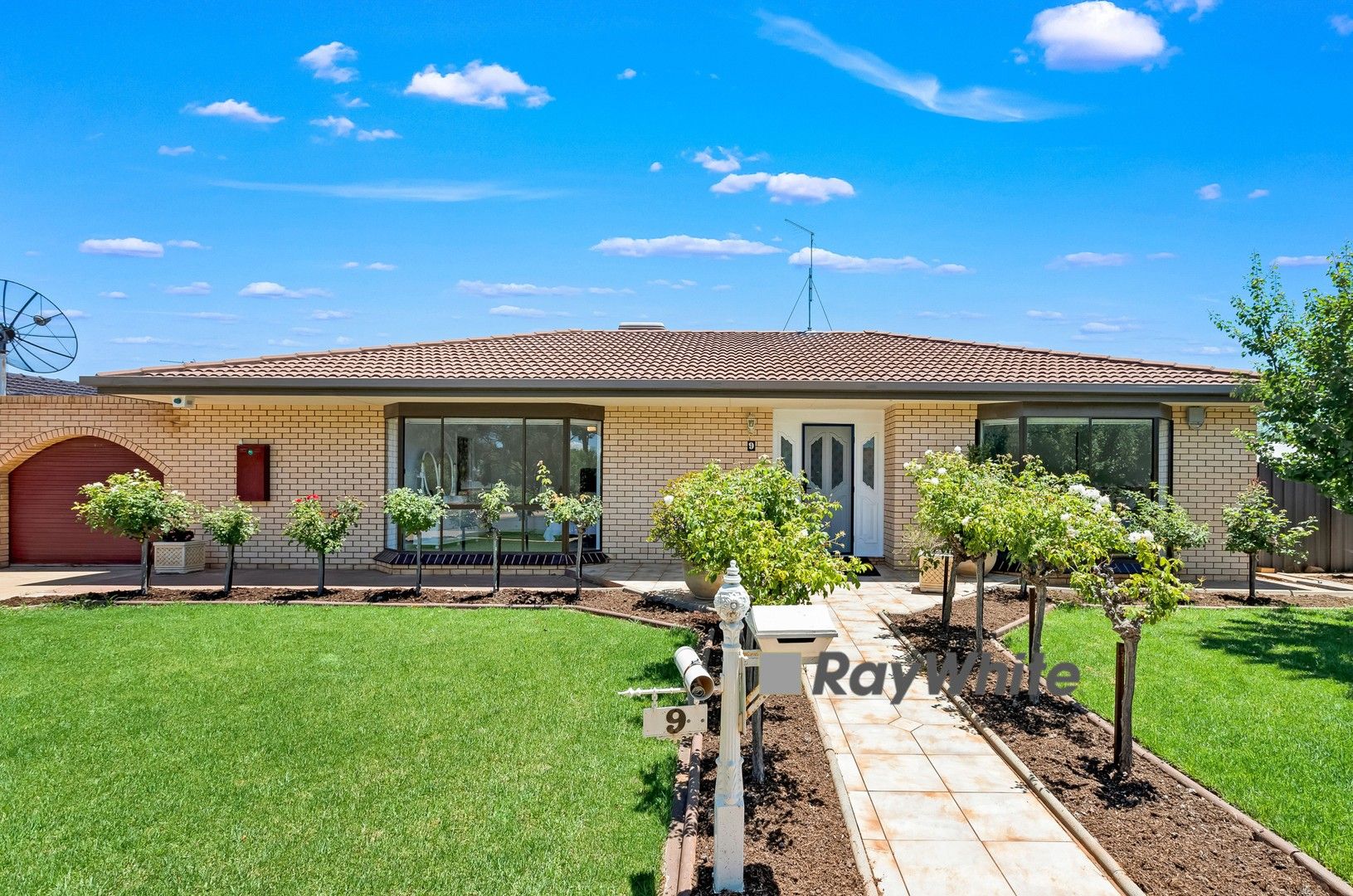 4 bedrooms House in 9 Semmens Crescent MILDURA VIC, 3500