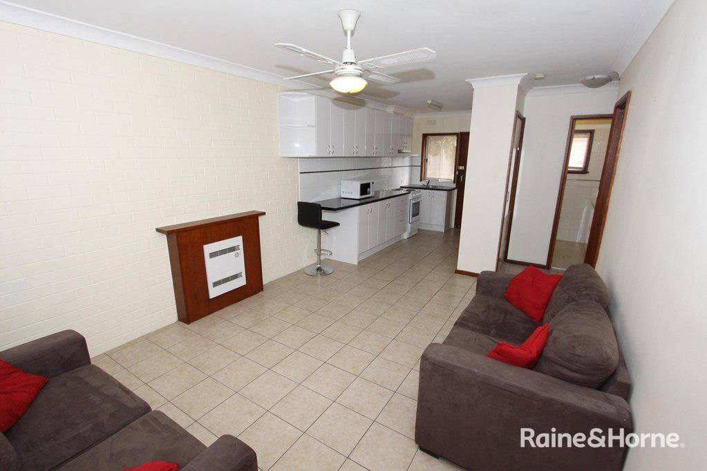 2/6 Joyes Place, Tolland NSW 2650, Image 1