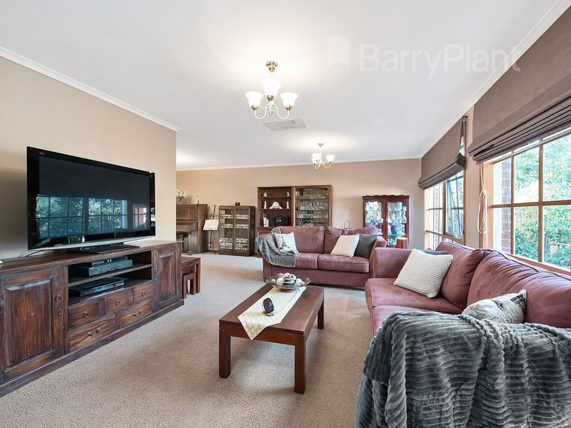 16 Mistletoe Close, Knoxfield VIC 3180, Image 1