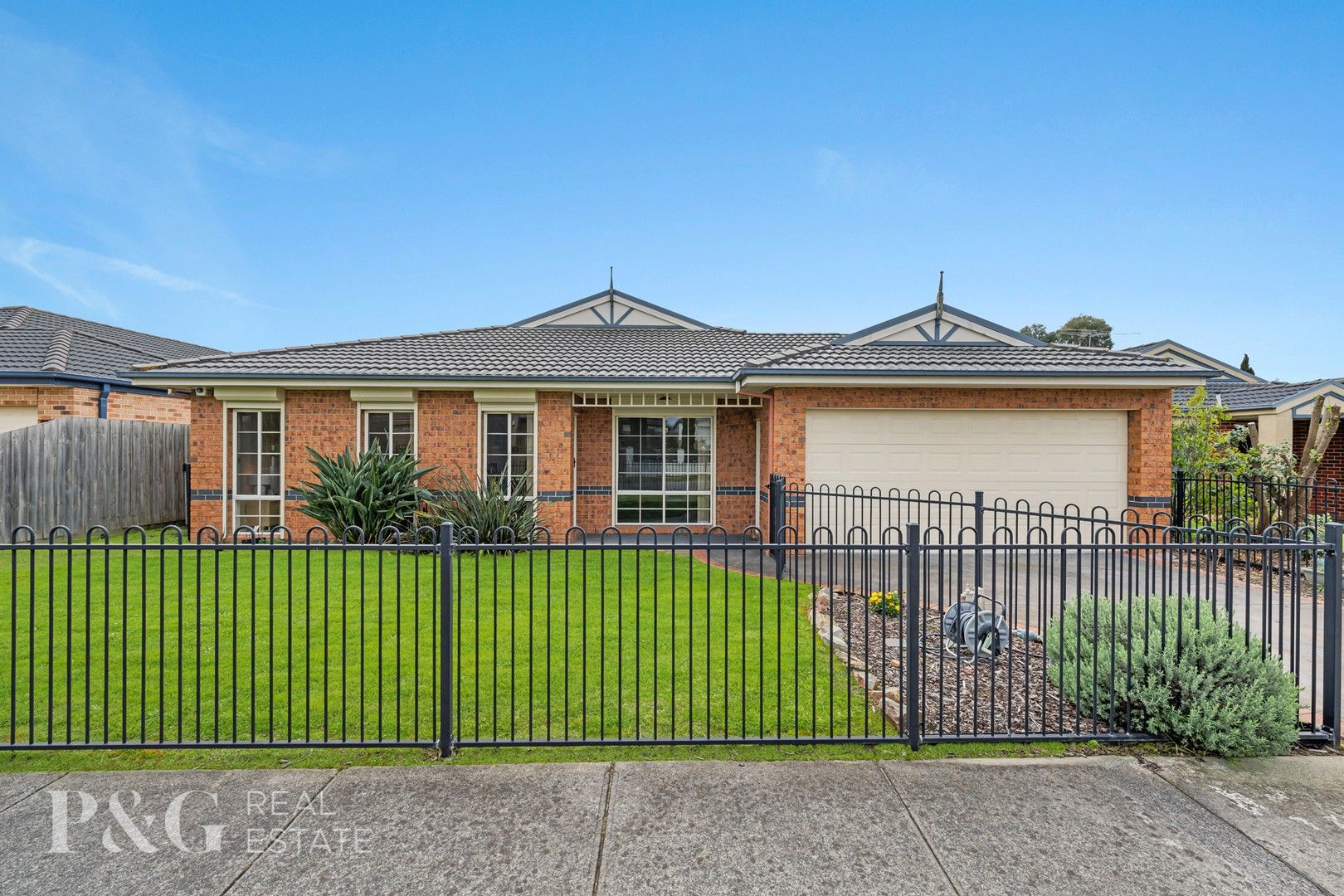 4 bedrooms House in 18 Golden Grove Drive NARRE WARREN SOUTH VIC, 3805