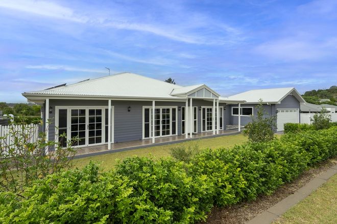 Picture of 15 Curlew Street, MERINGANDAN WEST QLD 4352