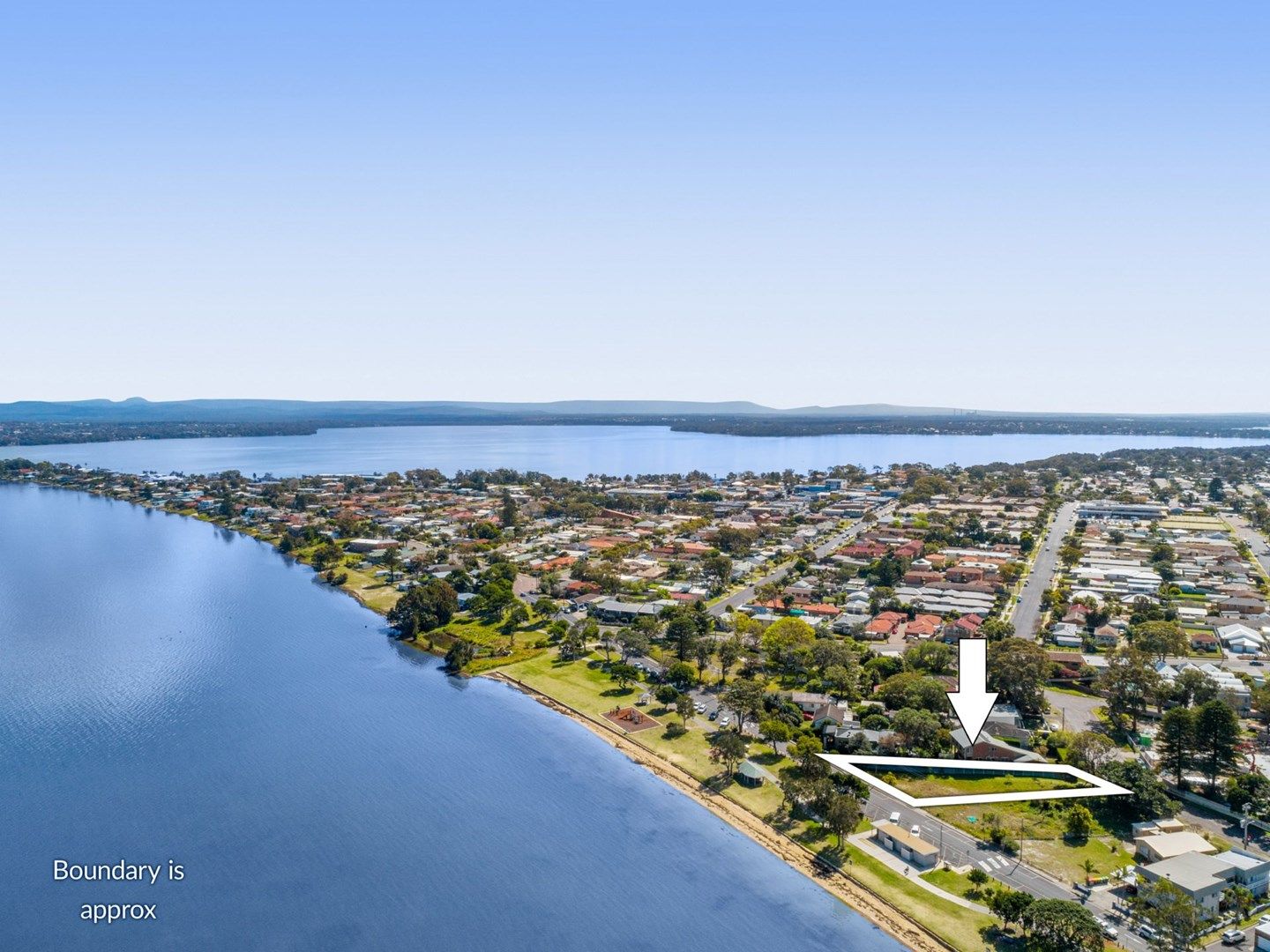 12 Beach Parade, Canton Beach NSW 2263, Image 0