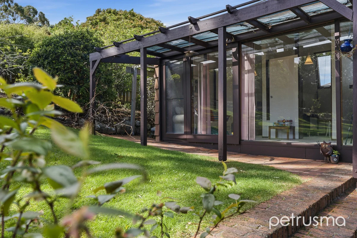 43 Robin Court, Lindisfarne TAS 7015 | Domain