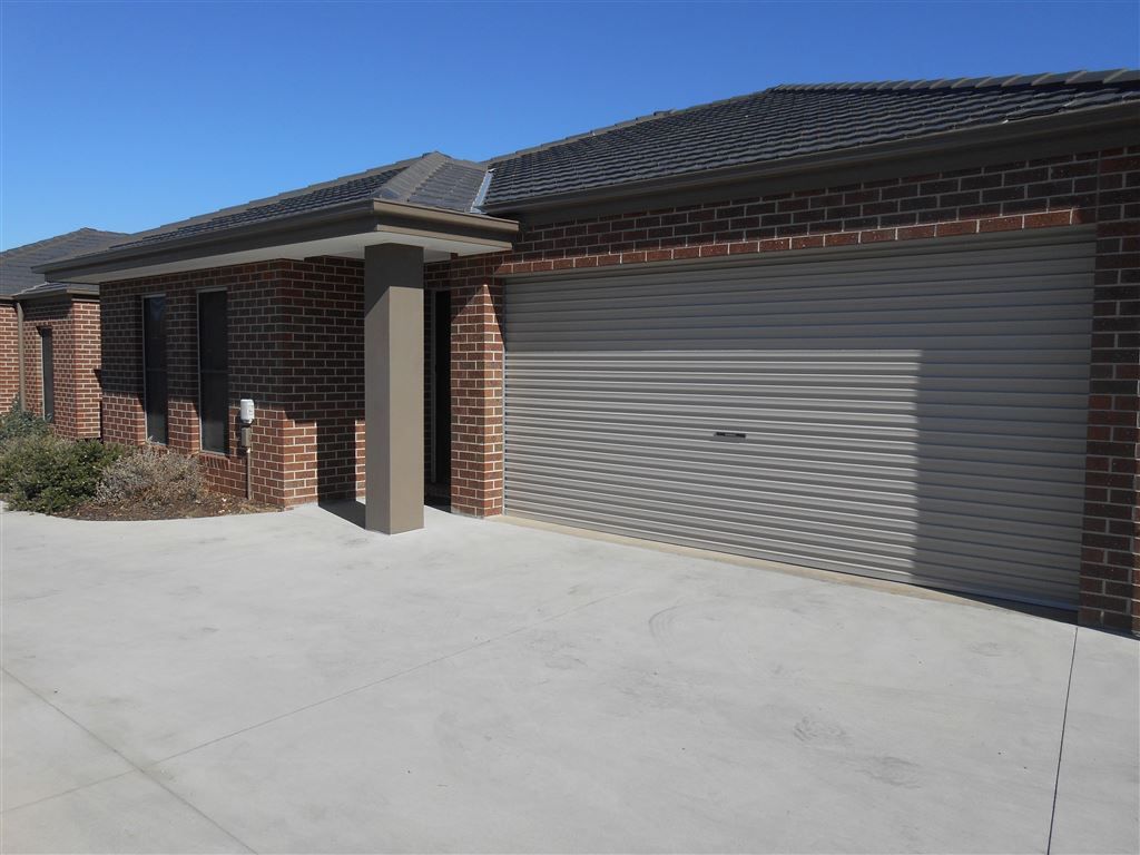 3 bedrooms Apartment / Unit / Flat in 2/714 Gregory Street SOLDIERS HILL VIC, 3350