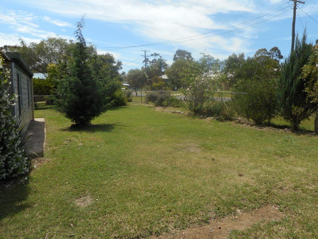 8 Deakin Crescent, Nanango QLD 4615, Image 1
