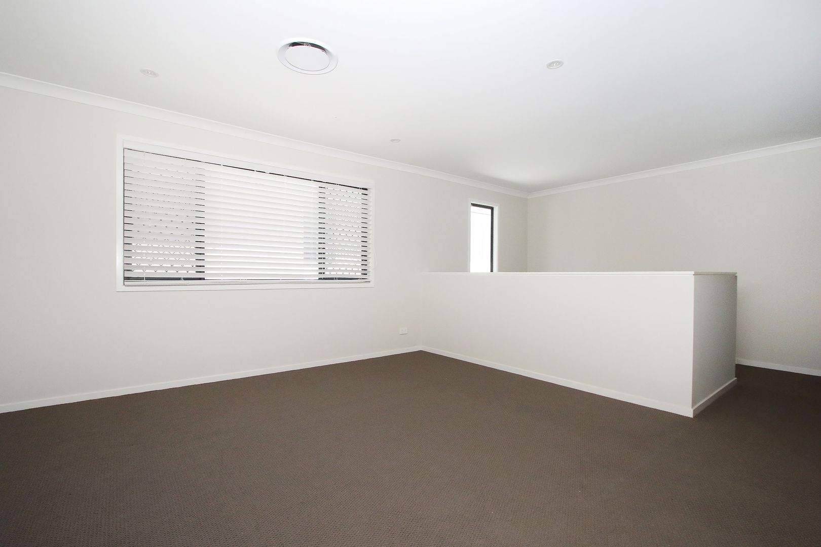 9 Skyline Street, Heathwood QLD 4110 House For Rent 675 Domain