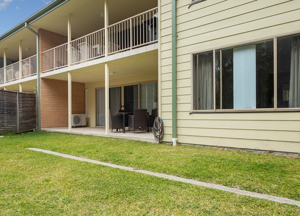 4/2162 George Bass Drive, Tomakin NSW 2537