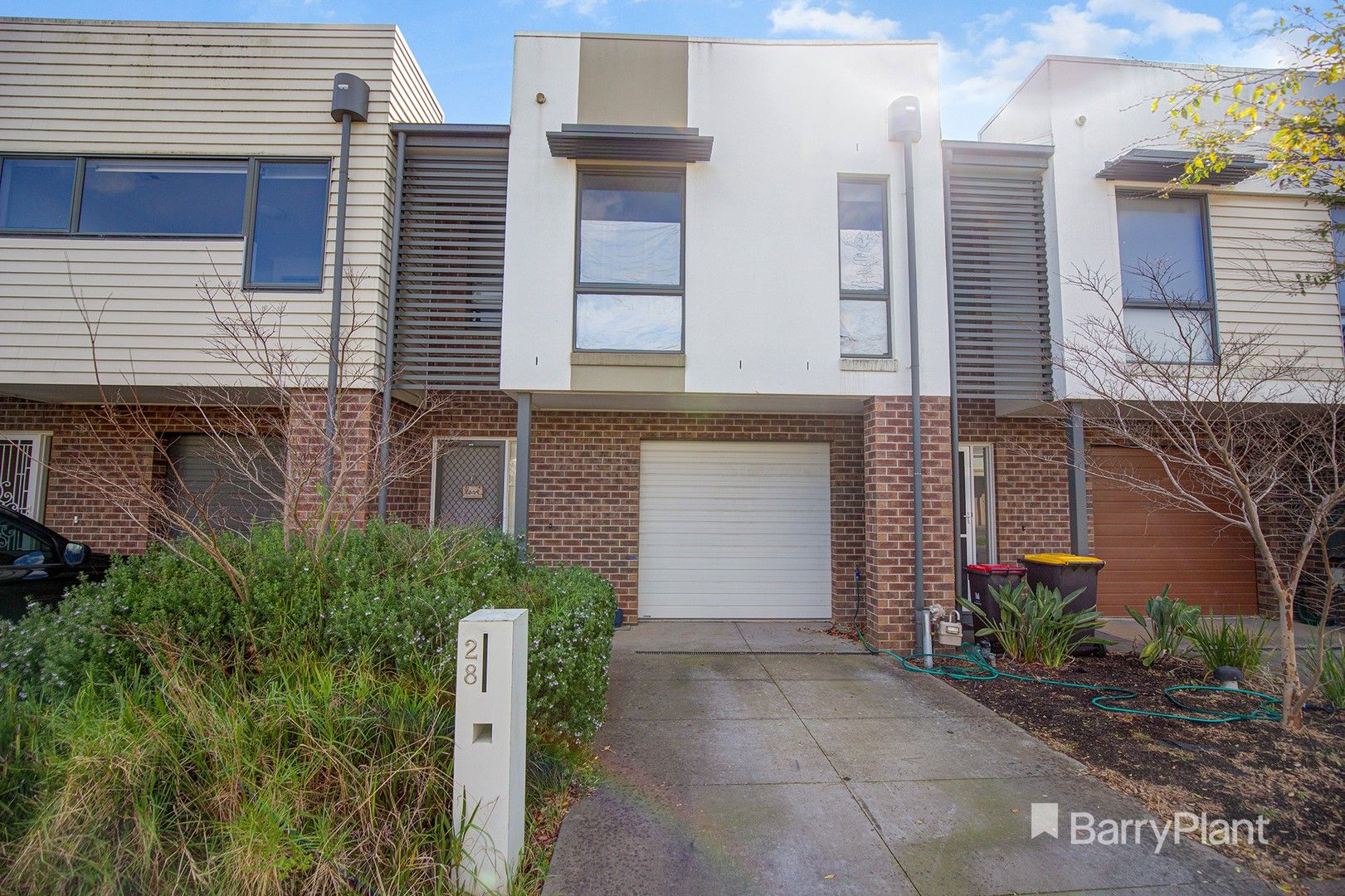 3 bedrooms Townhouse in 28 Windy Hill Drive MULGRAVE VIC, 3170