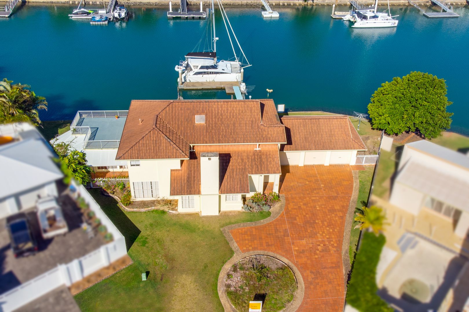 18 Captains Court, Raby Bay QLD 4163, Image 1