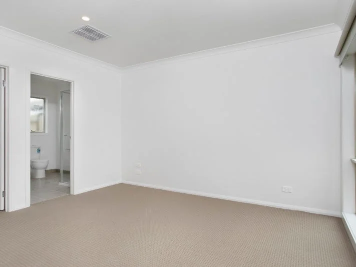 Additional image 2 of 2/39 Cameron Way, Pakenham VIC 3810