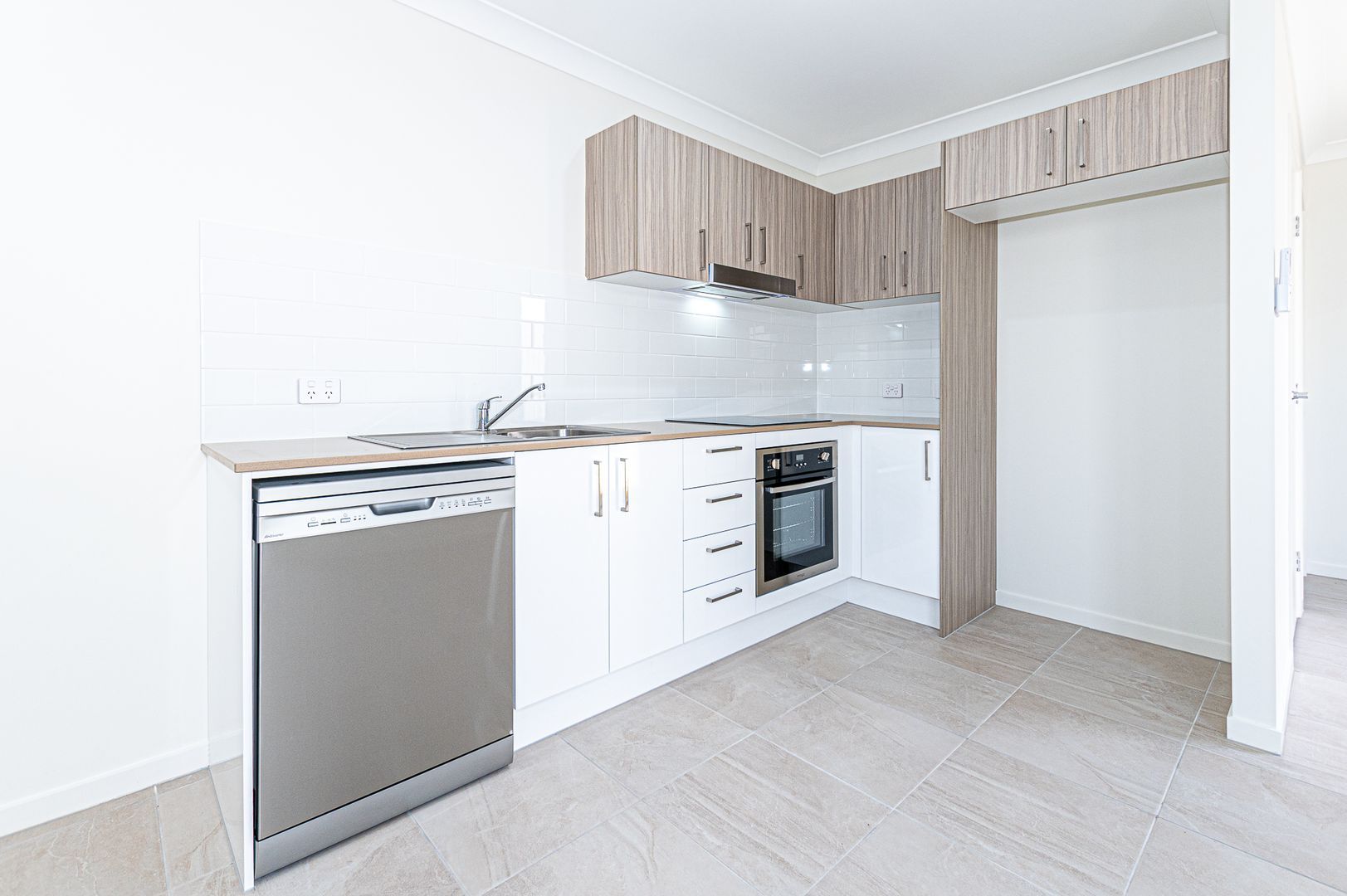 2/47 Tranquility Way, Eagleby QLD 4207 Duplex For Rent 400 Domain