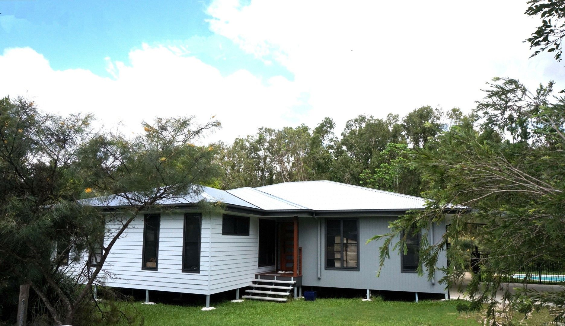 4 bedrooms House in 7 Renown Ct COOLOOLA COVE QLD, 4580