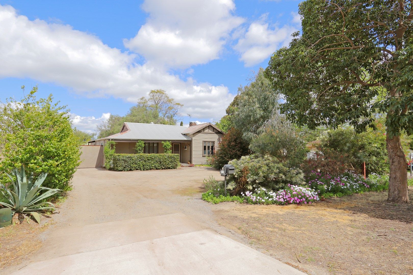 Property Report for 27 Brookland Street, Beckenham WA 6107