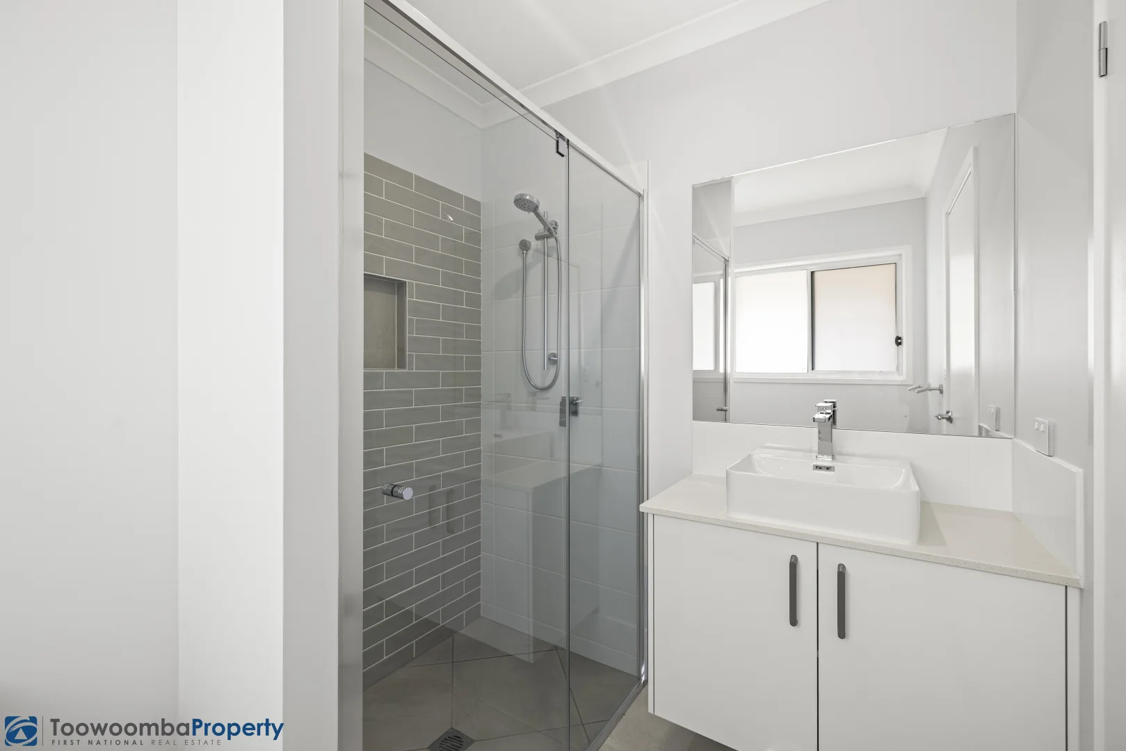 Additional image 8 of 5 Dunmall Crescent, Glenvale QLD 4350