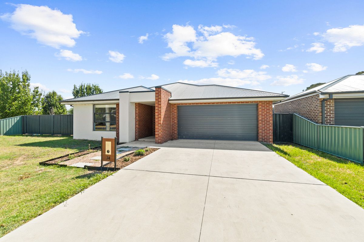 4 bedrooms House in 34 Merry Street MAFFRA VIC, 3860