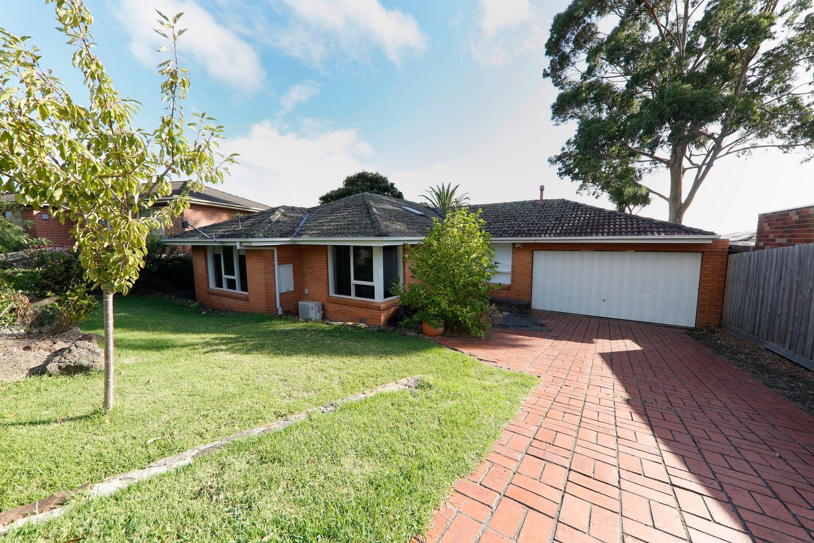 3 bedrooms House in 34 St Andrews Drive CHIRNSIDE PARK VIC, 3116