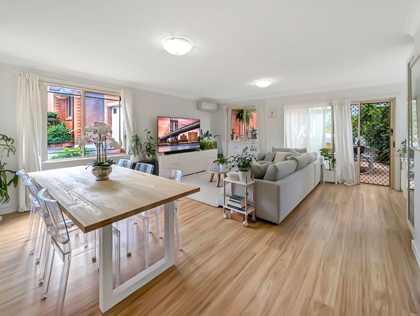 3 bedrooms Townhouse in 7/125 Rex Road GEORGES HALL NSW, 2198