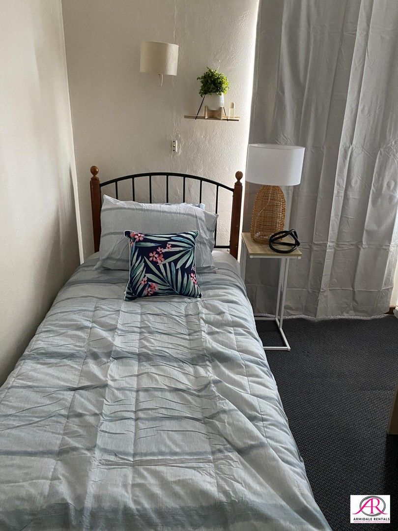 1 bedrooms House in 1/114 Handel Street ARMIDALE NSW, 2350