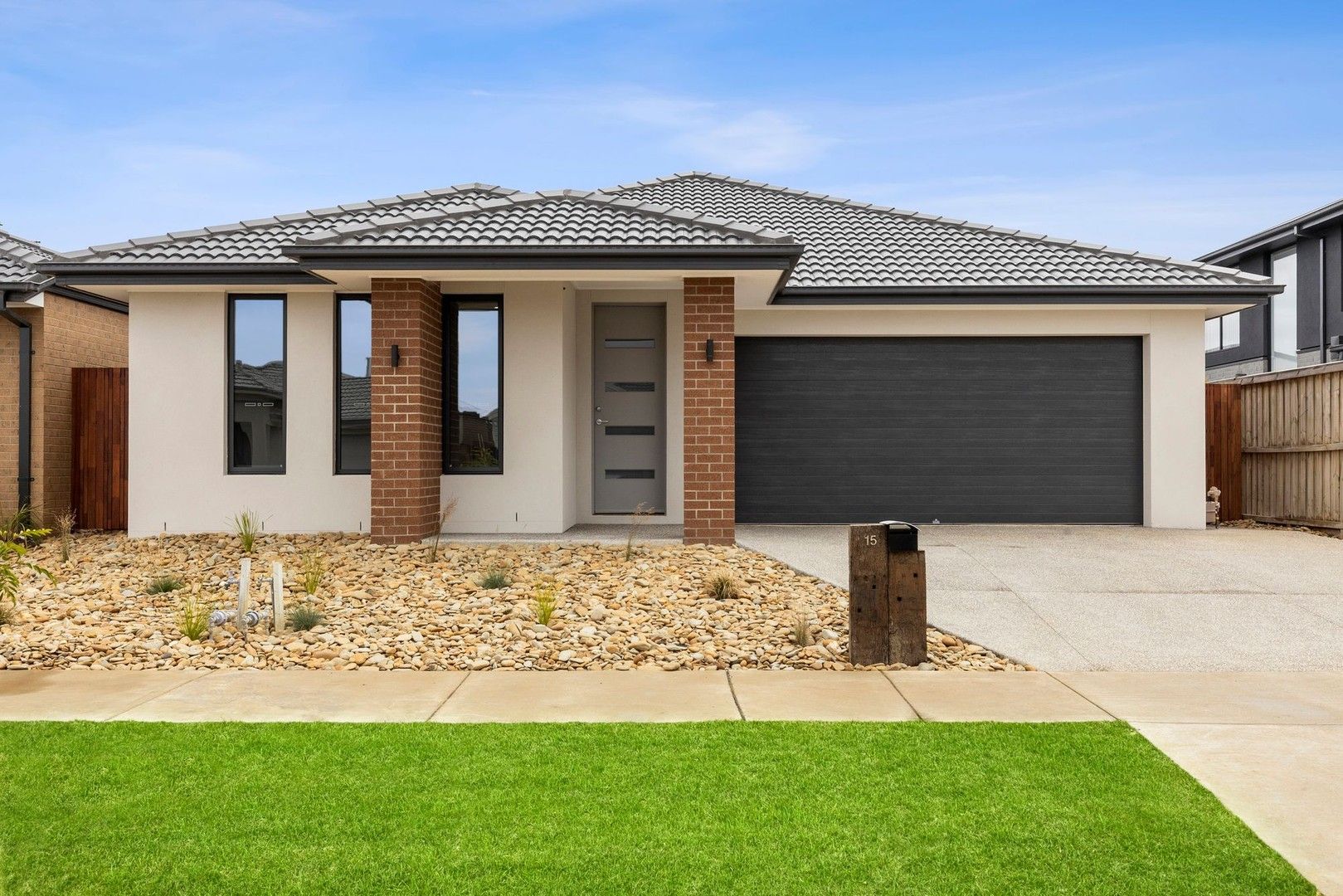 4 bedrooms House in 15 Pemberton Street MOUNT DUNEED VIC, 3217