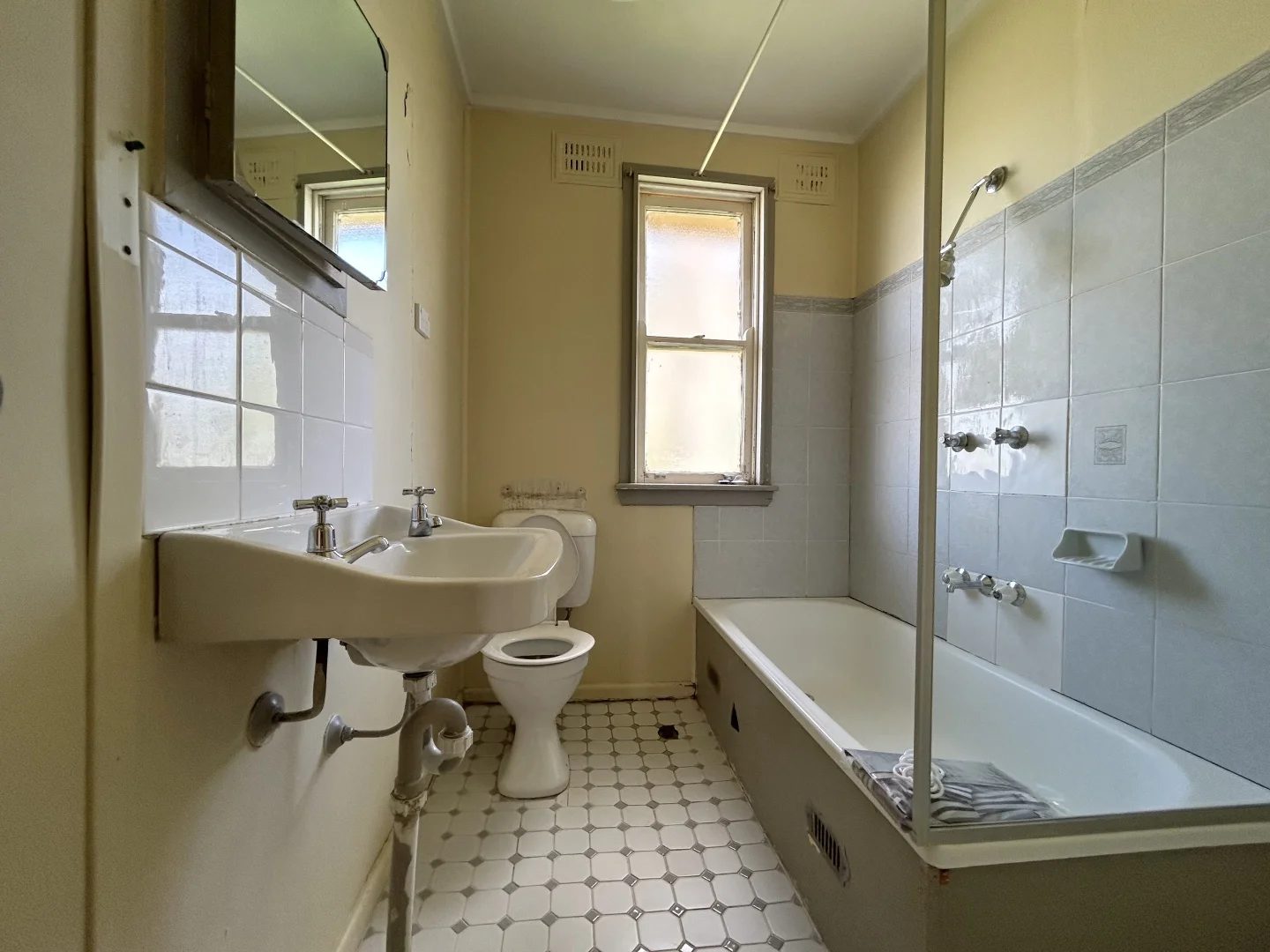 Additional image 4 of 76 Campbell Street, Young NSW 2594