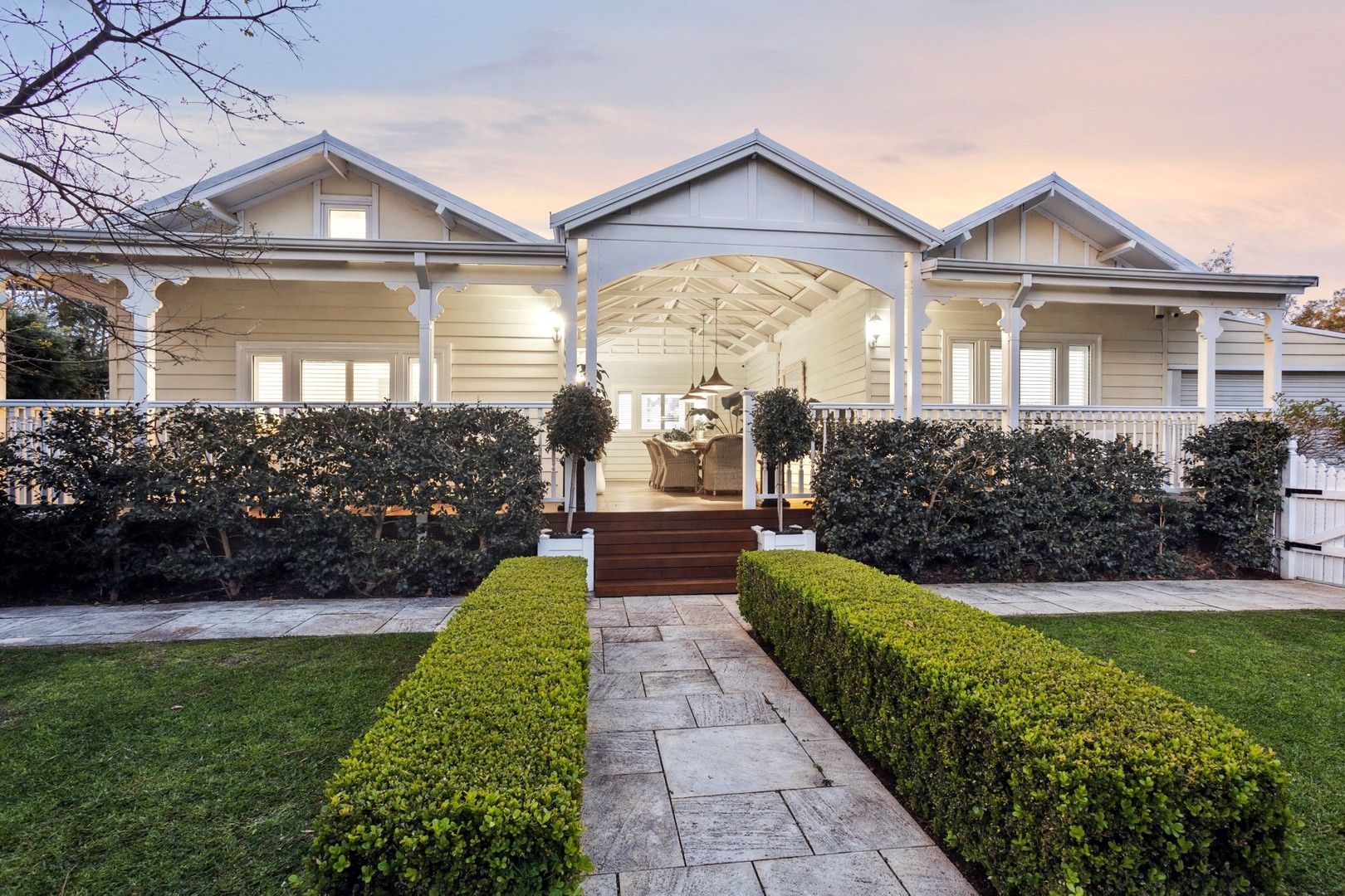 4 bedrooms House in 2 Water Street GUILDFORD WA, 6055