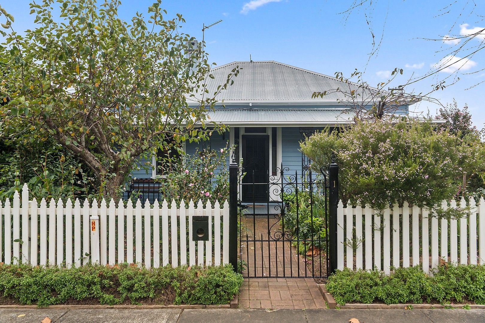 4 bedrooms House in 1 Queen Street MITTAGONG NSW, 2575