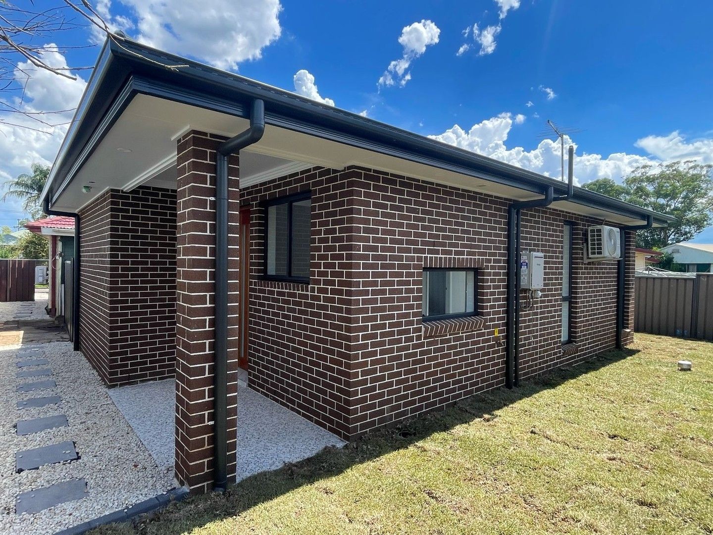 2 bedrooms House in 19A Aitape Crescent WHALAN NSW, 2770