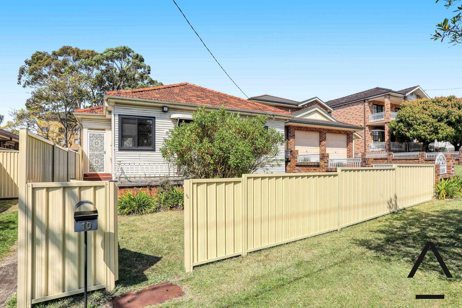 4 bedrooms House in 10 Oatley Street KINGSGROVE NSW, 2208