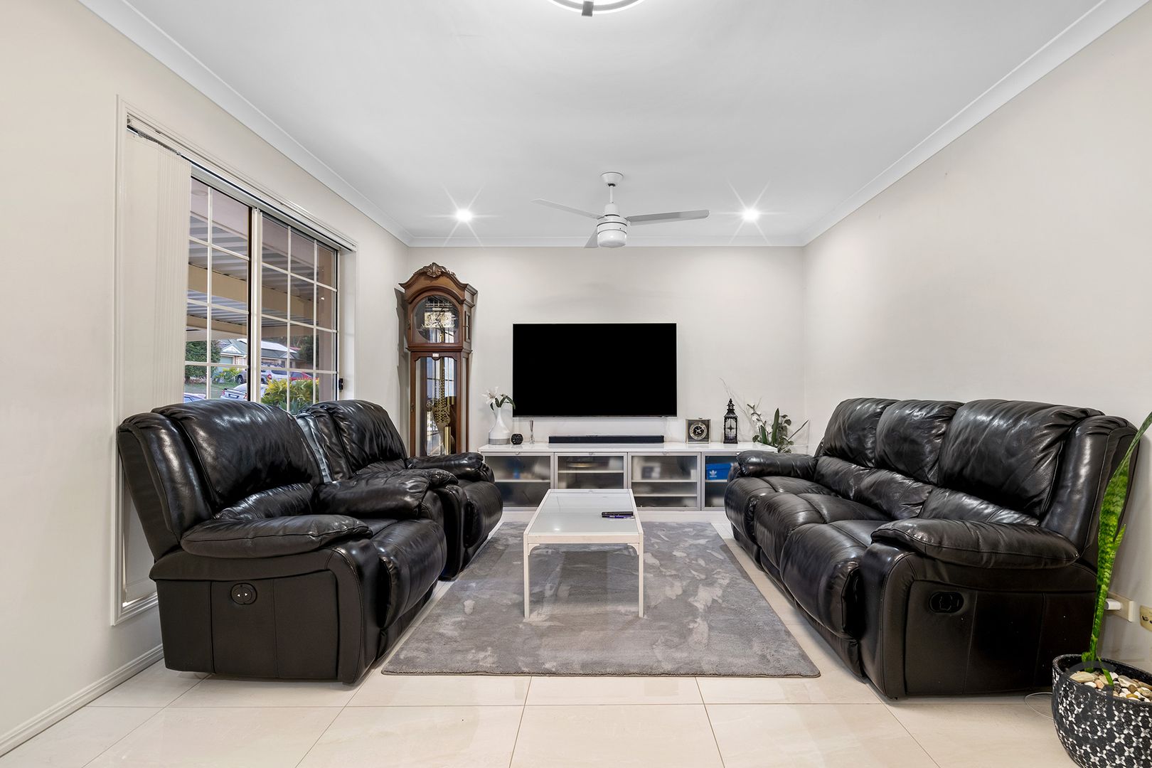 3 Park Close, Hillcrest QLD 4118, Image 1