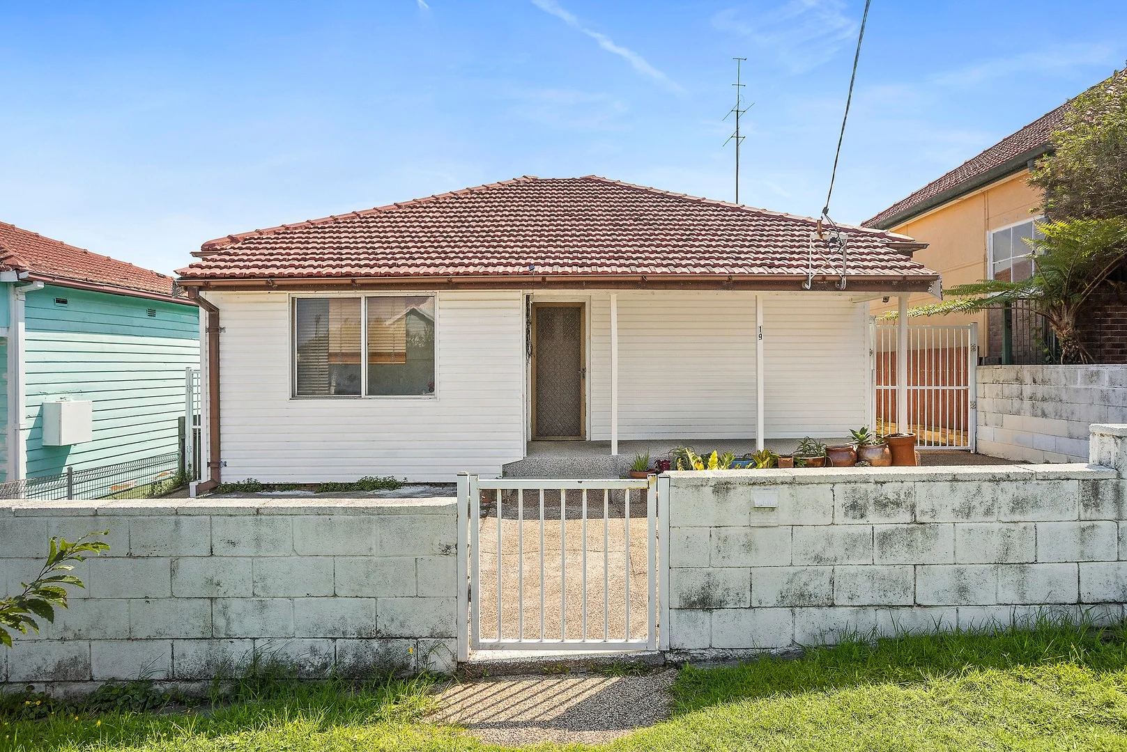 19 Third Avenue, Port Kembla NSW 2505