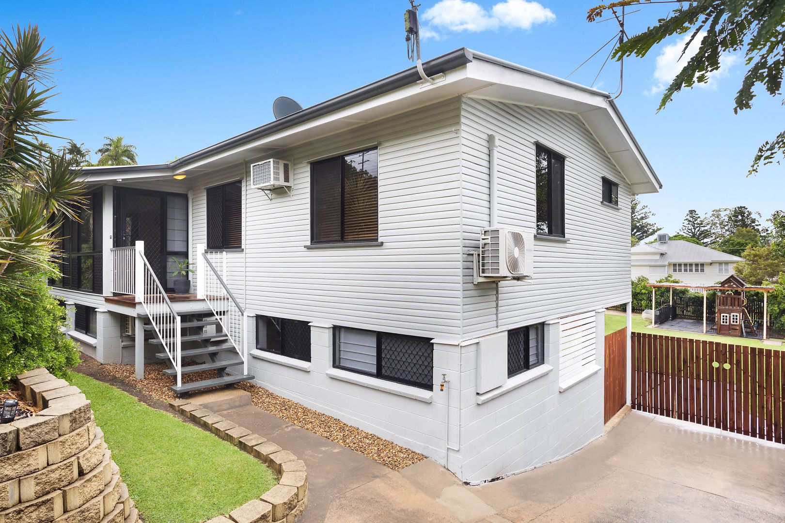 28 Queen Street, The Range QLD 4700, Image 1