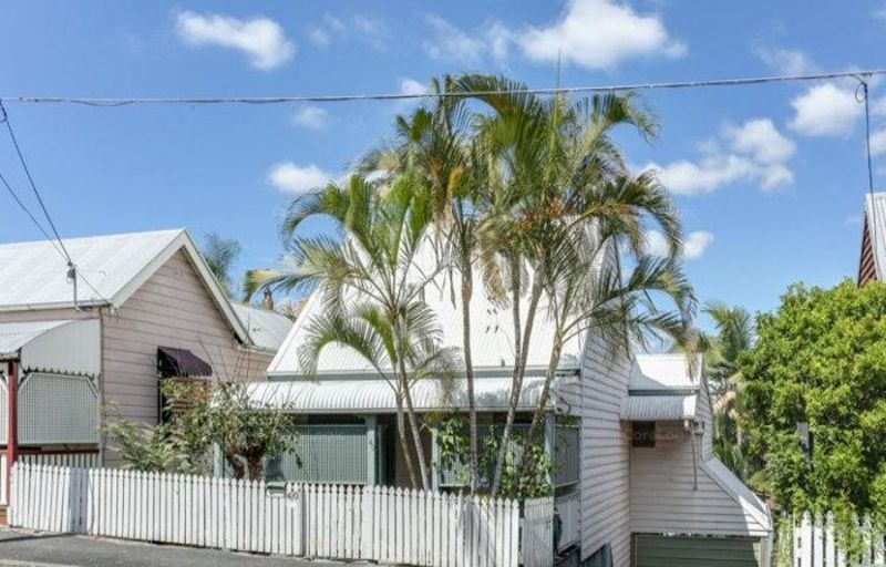 2 bedrooms House in 40 Judge Street PETRIE TERRACE QLD, 4000