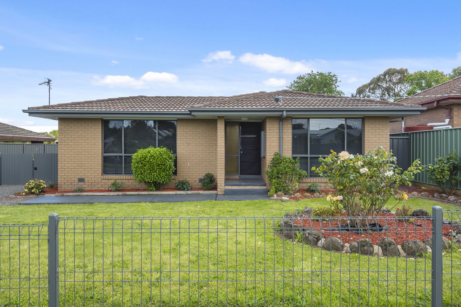 44 Jennings Street, VIC 3444 House For Rent 600 Domain