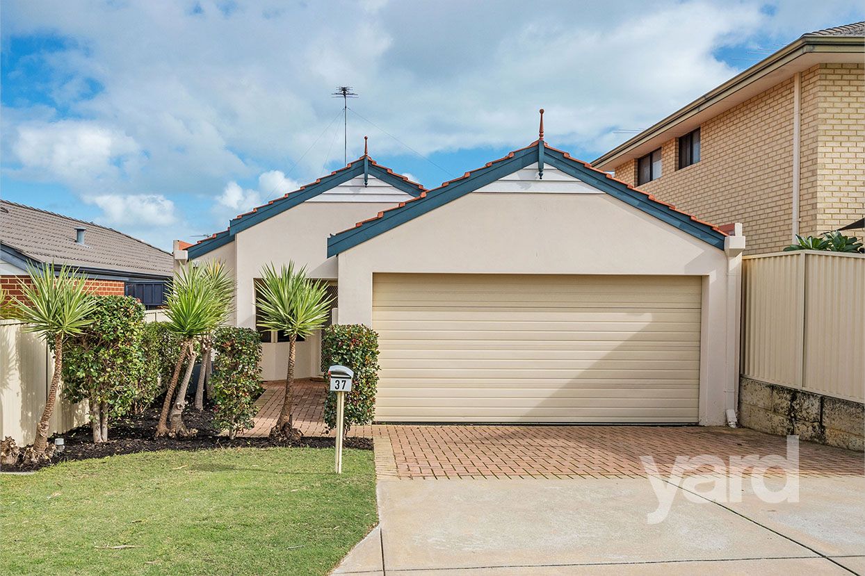 3 bedrooms House in 37 Foss Street BICTON WA, 6157