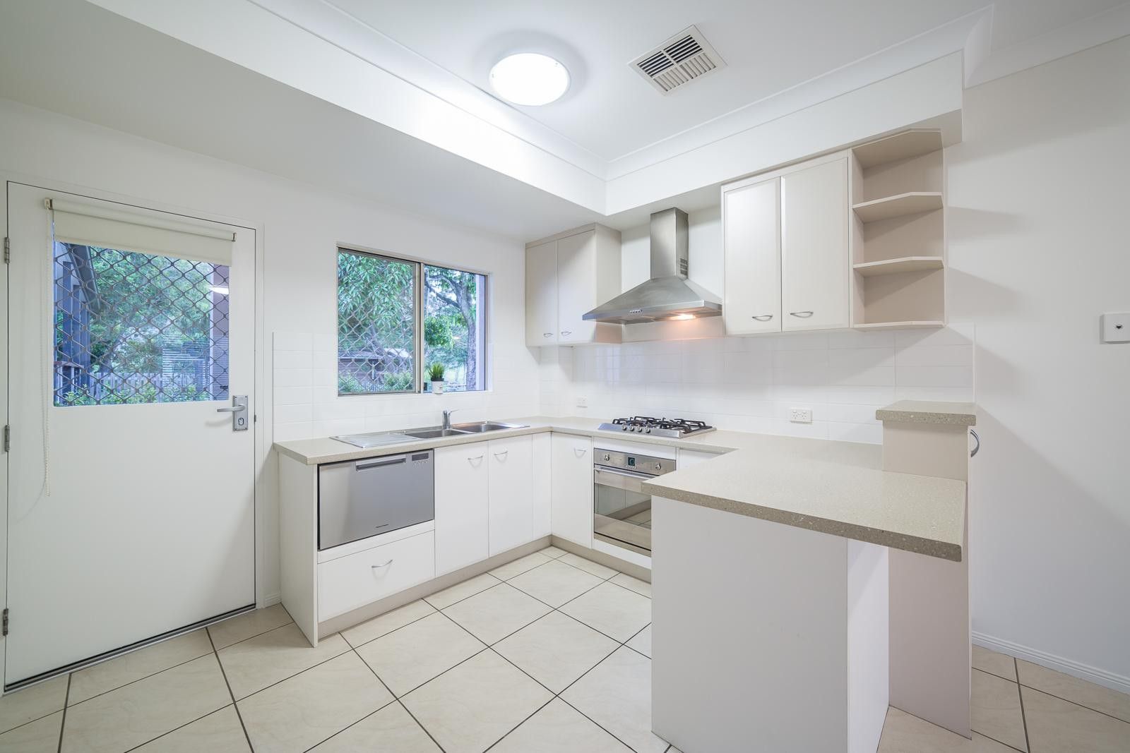 62 Baynes Street, Highgate Hill QLD 4101, Image 2