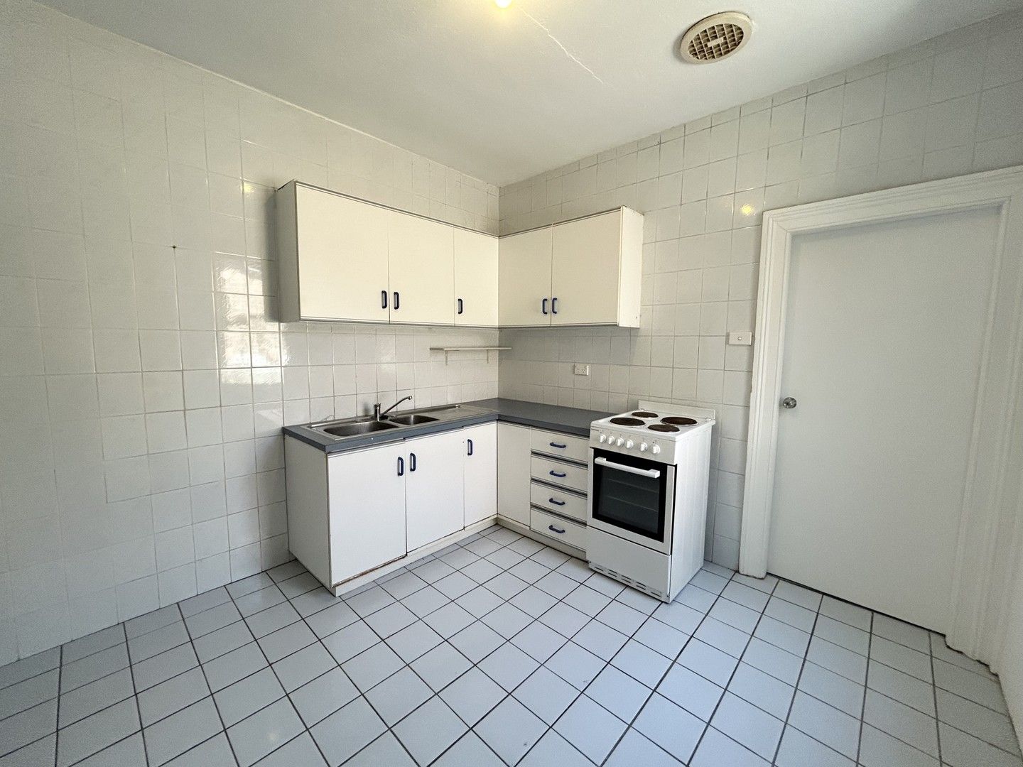 1 bedrooms Apartment / Unit / Flat in 1/254 Crown Lane WOLLONGONG NSW, 2500