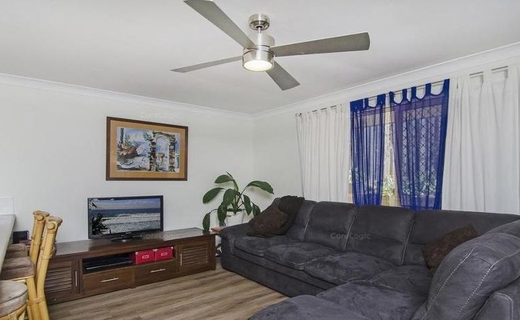 8 County Close, Parkwood QLD 4214, Image 2