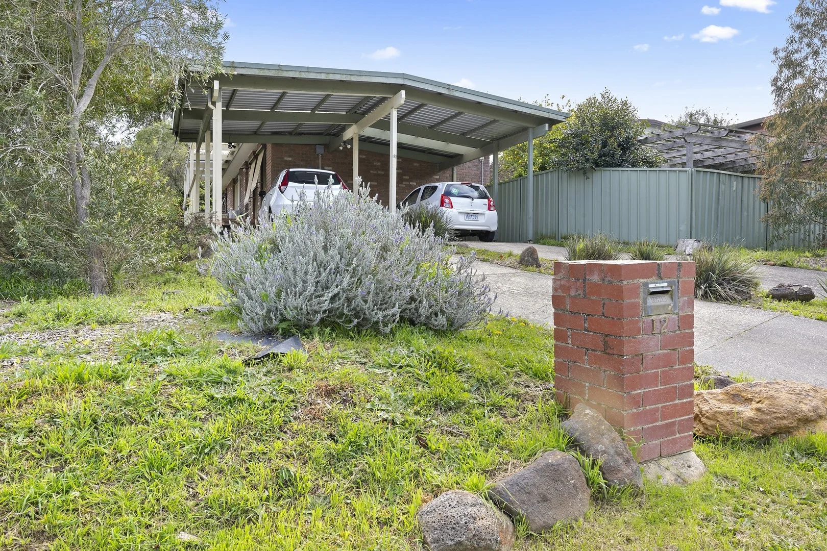 12 Jones Avenue, Mount Clear VIC 3350