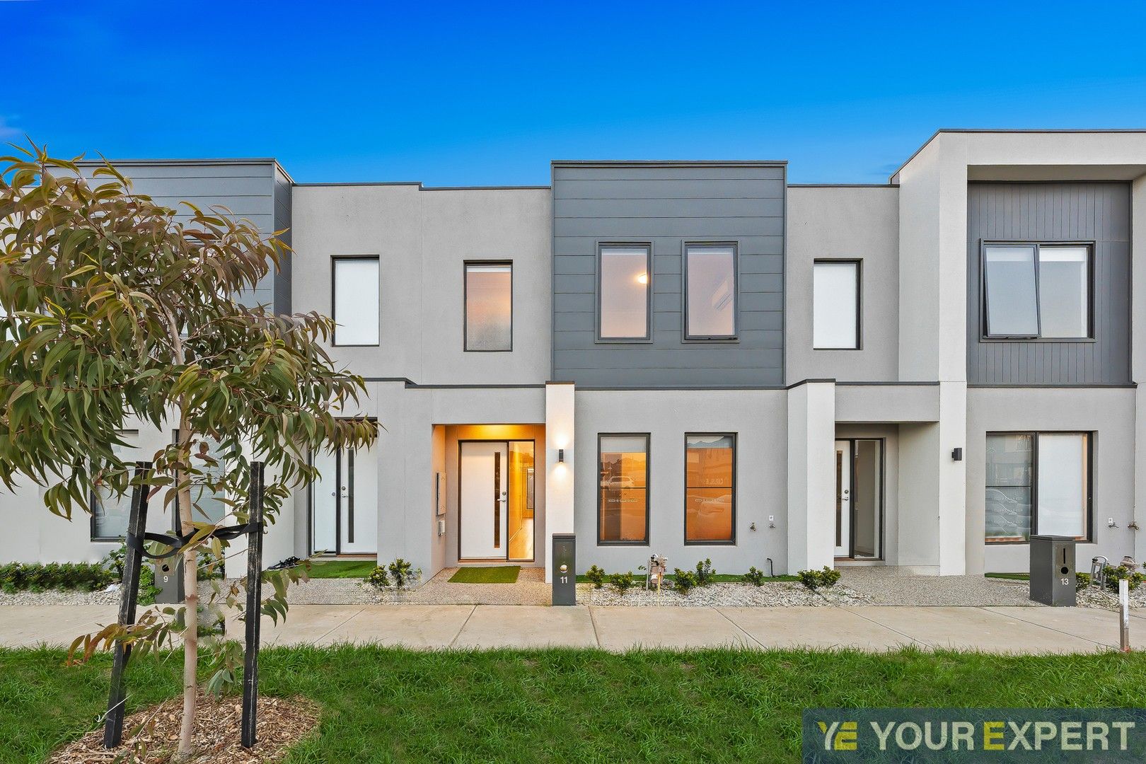 4 bedrooms House in 11 Zagros Street CLYDE NORTH VIC, 3978