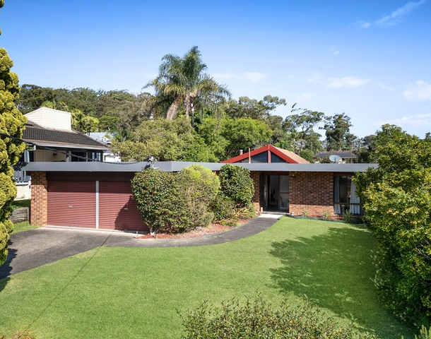 2 Greenslope Drive, Green Point NSW 2251