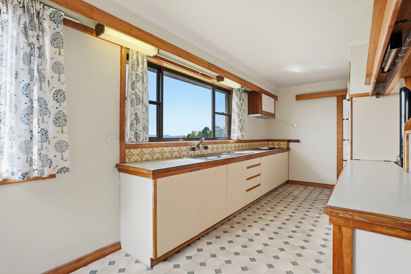 Additional image 7 of 4 Clarke Street, Beauty Point TAS 7270