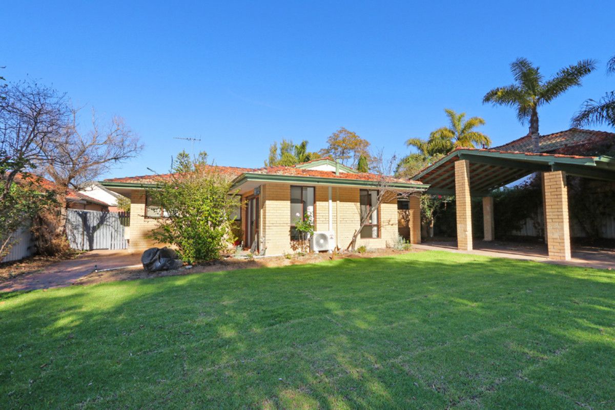 5 bedrooms House in 70 Riley Road DALKEITH WA, 6009