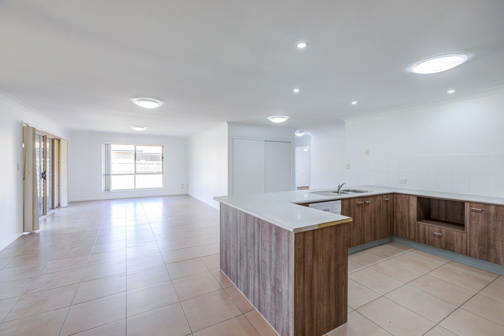 4 bedrooms House in 5 Allart, Street MARSDEN QLD, 4132